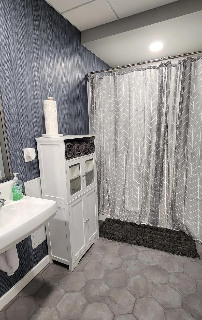 Shower and bathroom at 36E Fitness